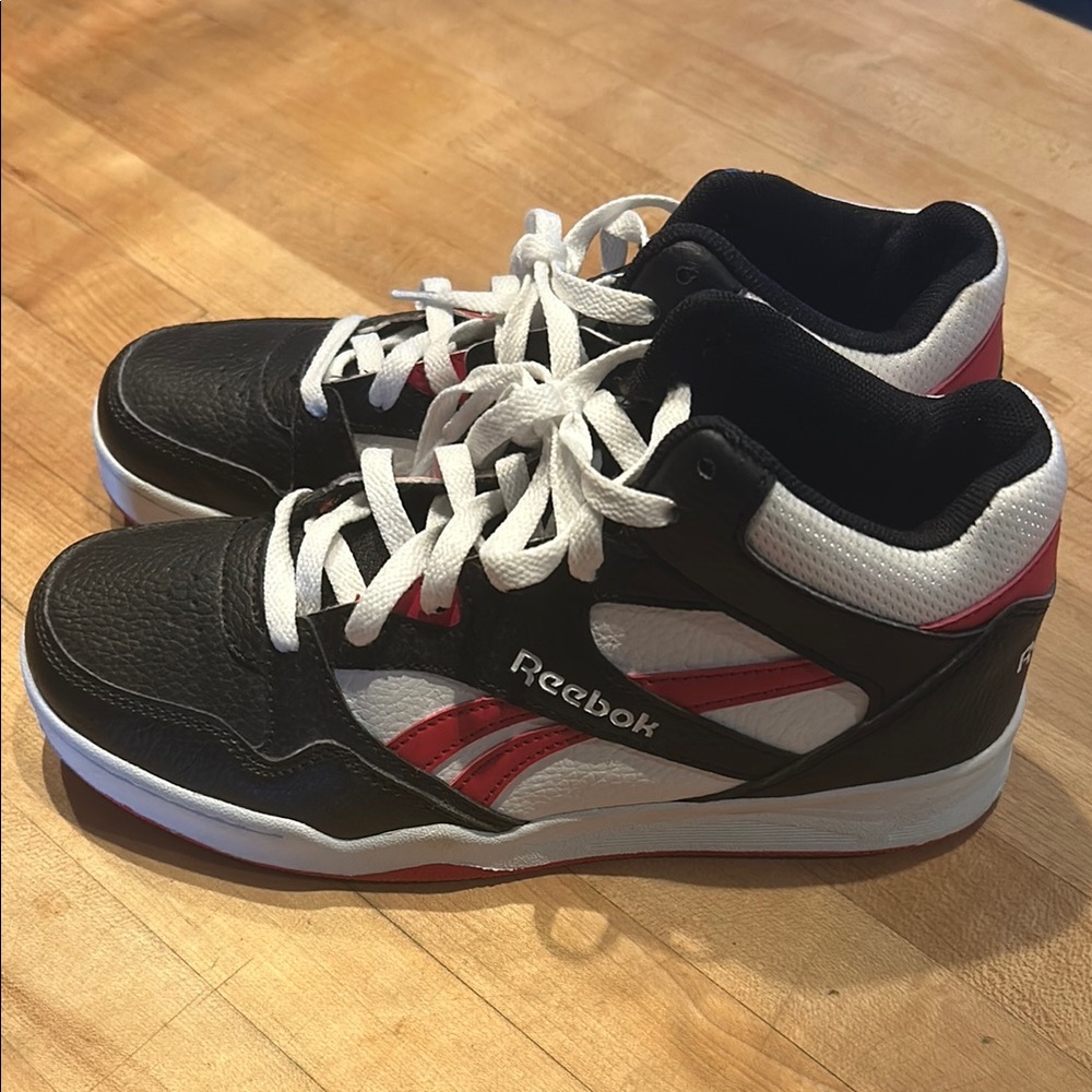 Reebok Hightop Sneakers Men’s Size 6 Red Black White